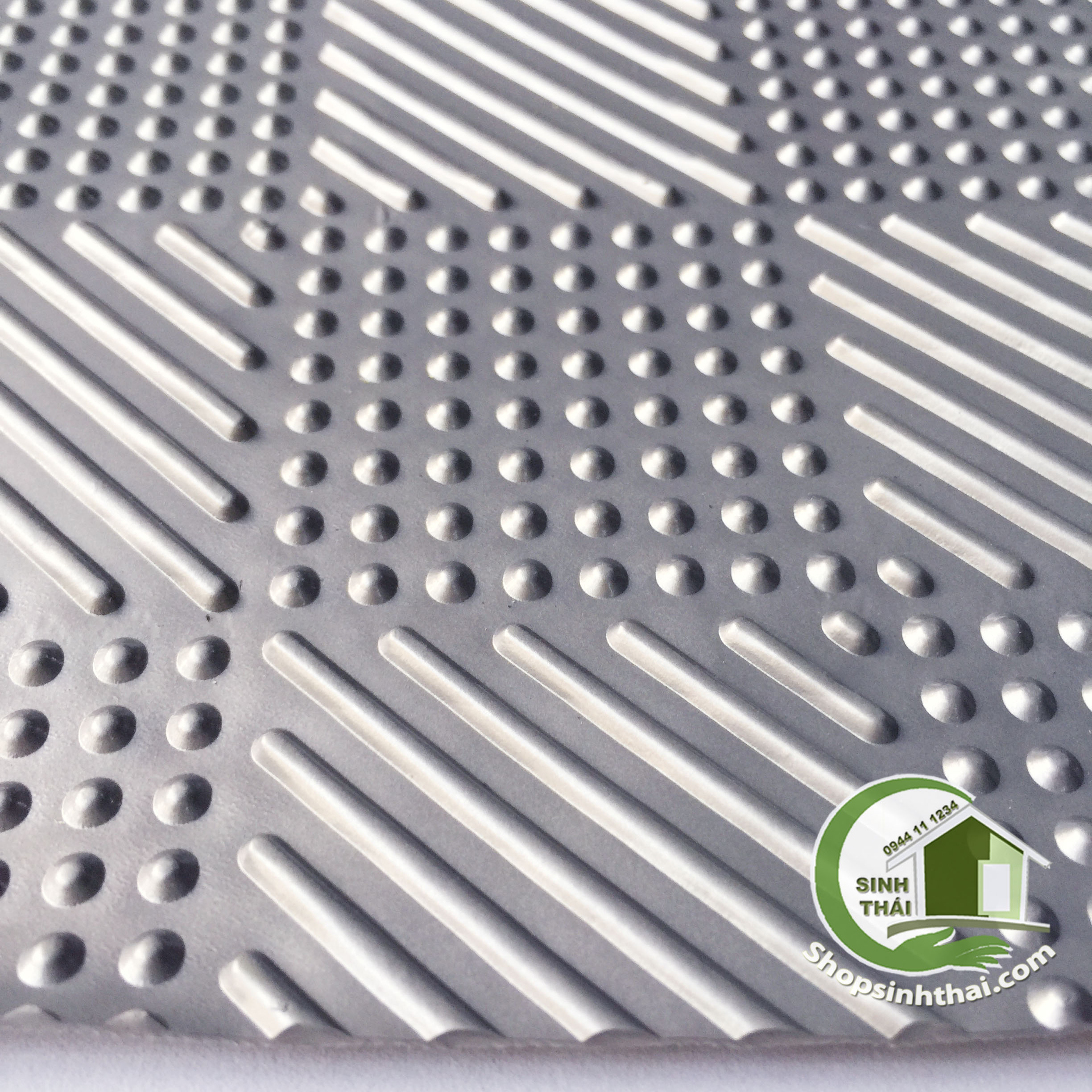 Thảm nhựa đinh sọc chống trơn trượt màu xám - [ 50cm x khổ 120cm ]