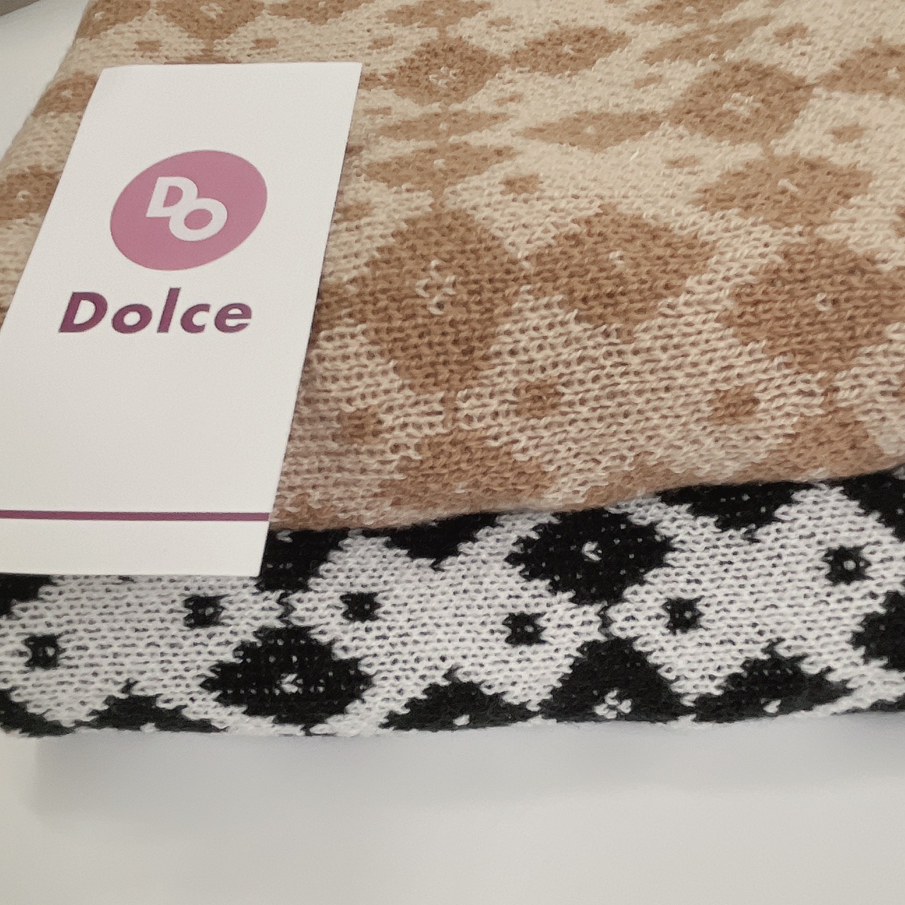 Áo len gile nữ thổ cẩm ngắn - Dolce
