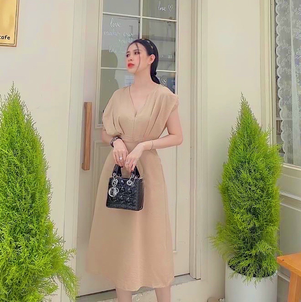 Đầm kem cánh dơi v2