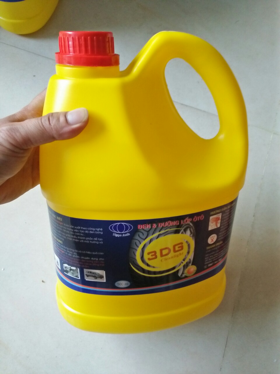 dung dịch bóng, đen lốp ô tô 3dg can 5lits
