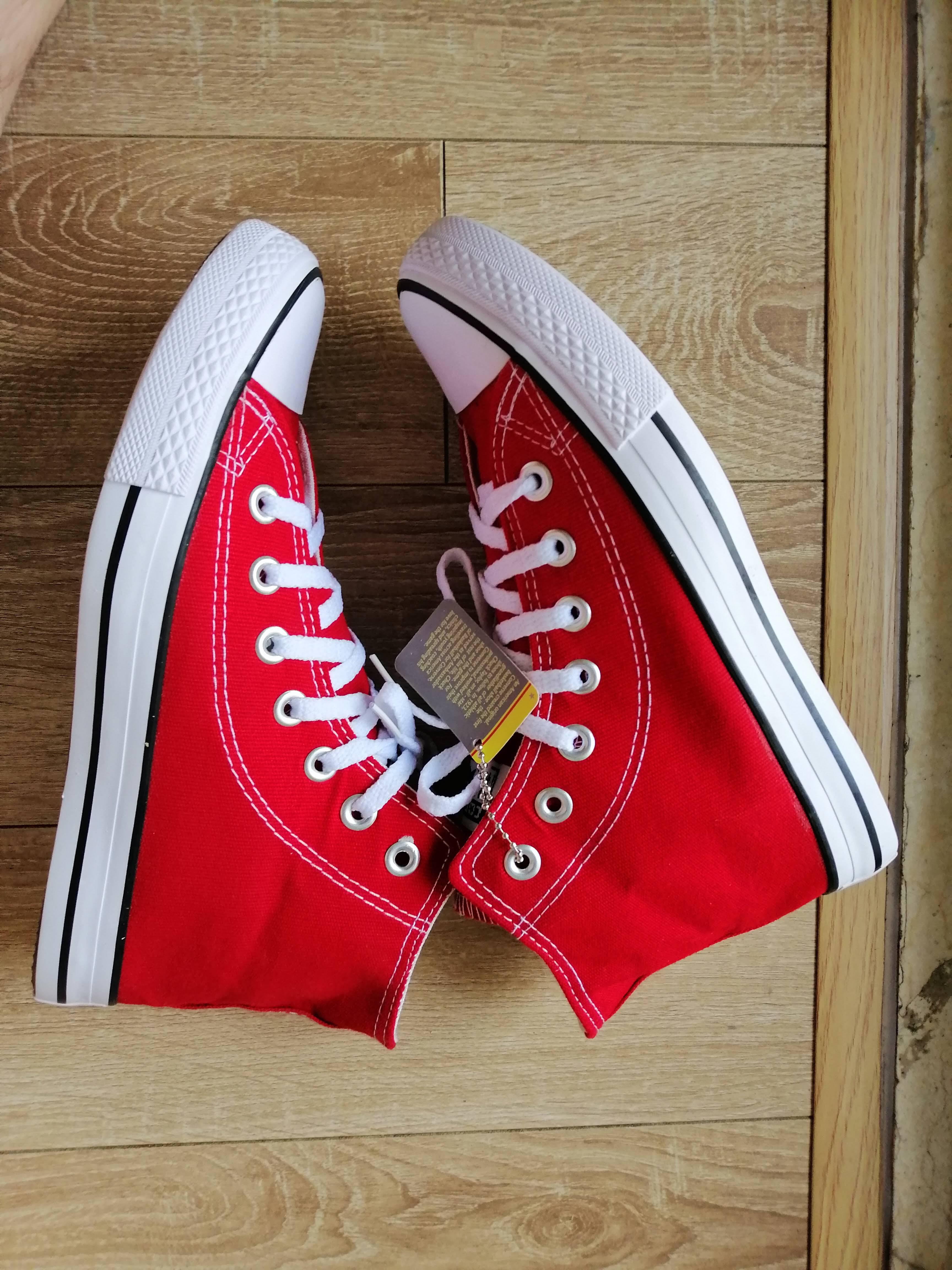 Converse Classic màu đỏ cổ cao