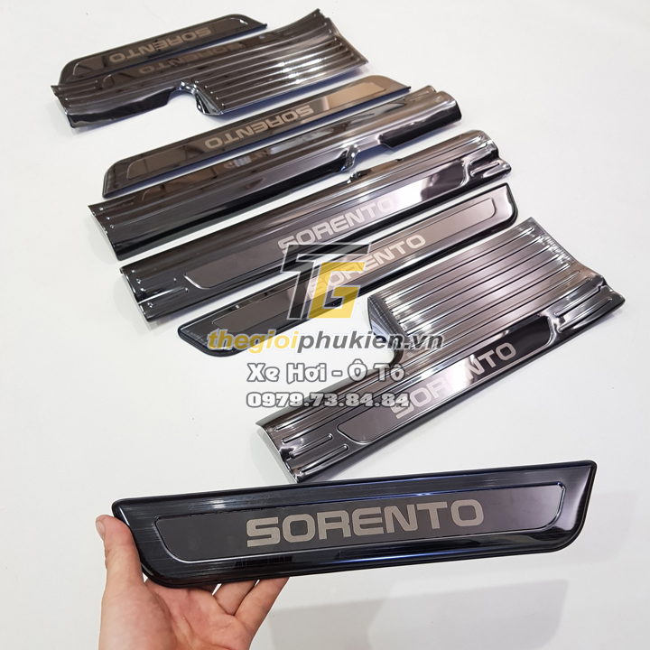 Bộ Ốp bậc cửa, Nẹp bước chân Kia Sorento 2021 8 chi tiết  – Mẫu Titan
