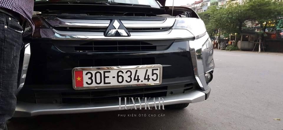 Khung biển số Châu Âu (khung inox, cờ Việt Nam, mica)