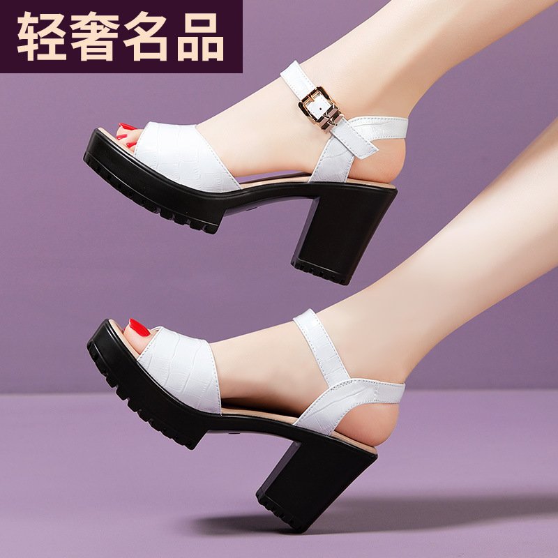 giày sandal cao gót đế vuông 6 phân 2023