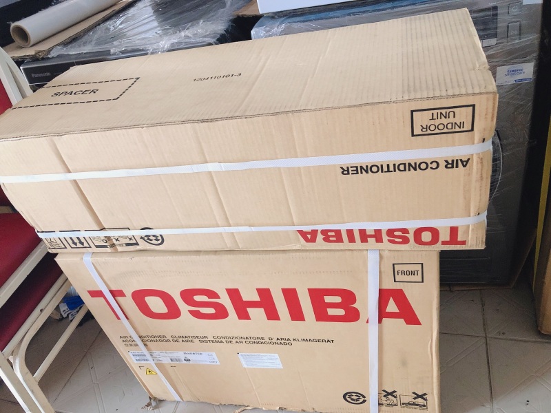 Máy lạnh Toshiba Inverter 1.5 HP RAS-H13C3KCVG-V Mới 2021