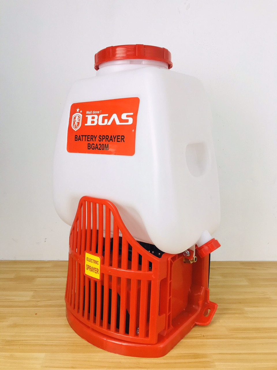 Bình xịt điện bơm đôi 20lít BGAS Model : BGA20M | 12V-12Ah
