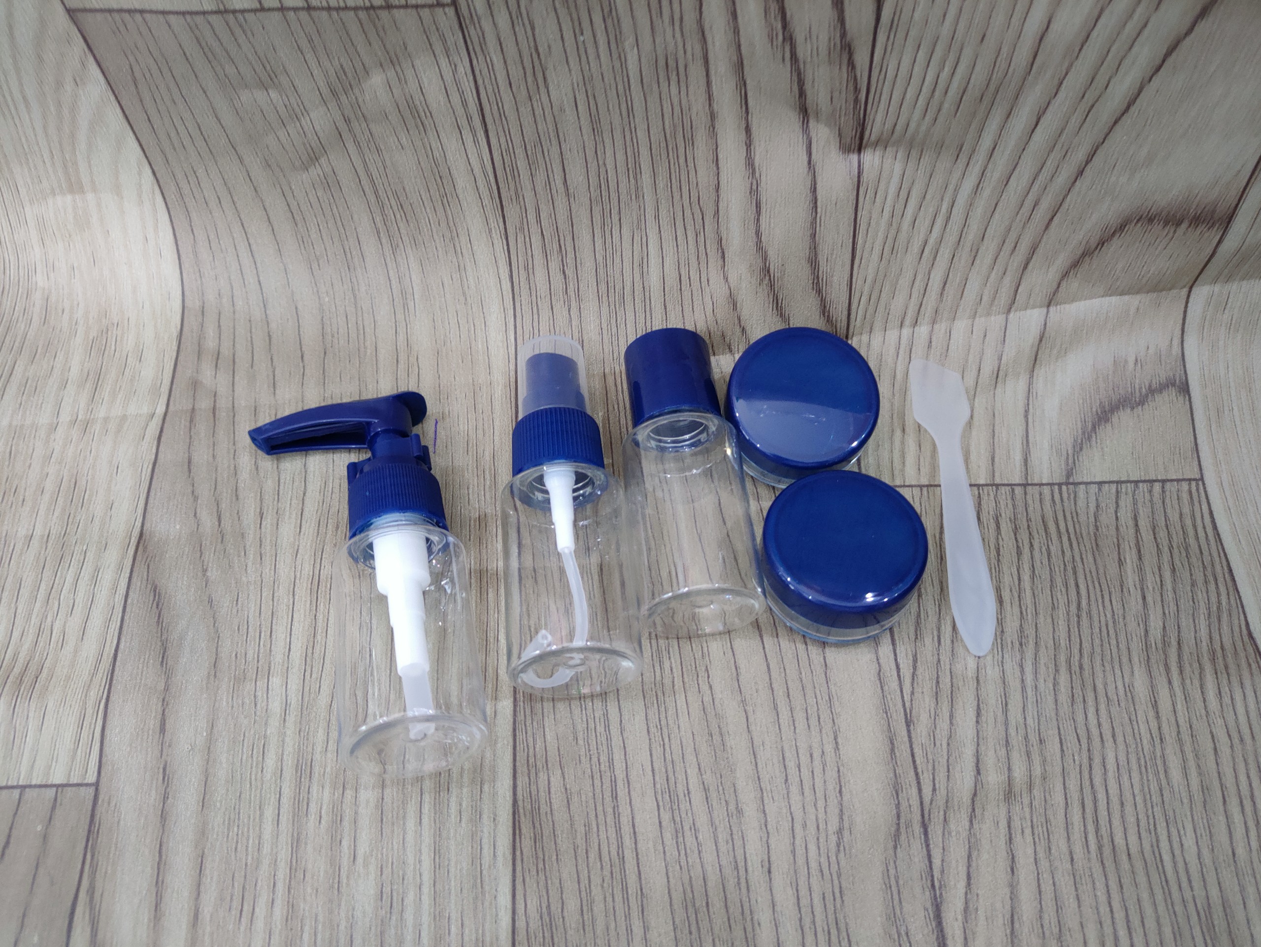 Bộ chiết mỹ phẩm 6 món tiện lợi