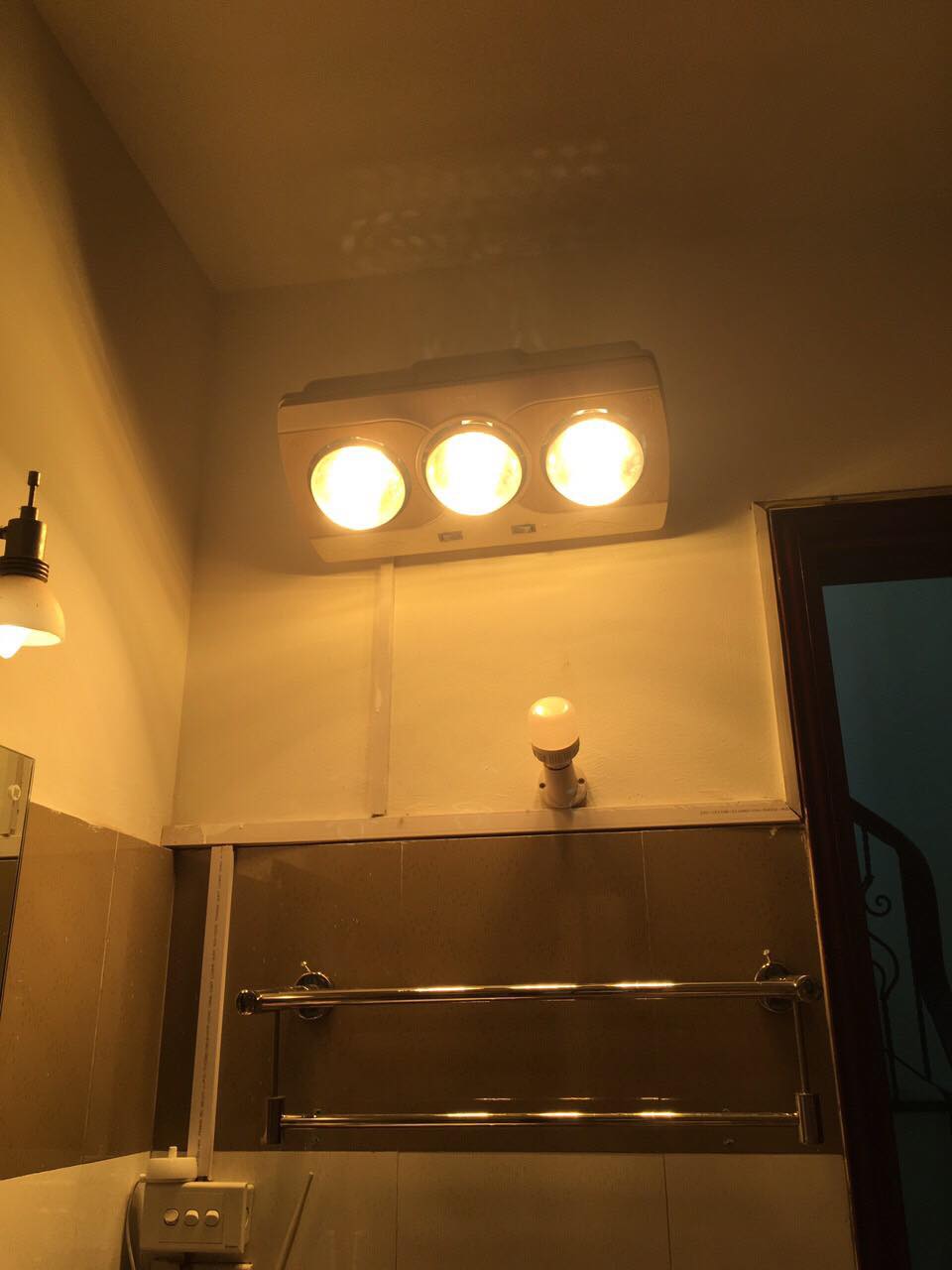Đèn sưởi nhà tắm Kottmannn 2 bóng 3 bóng