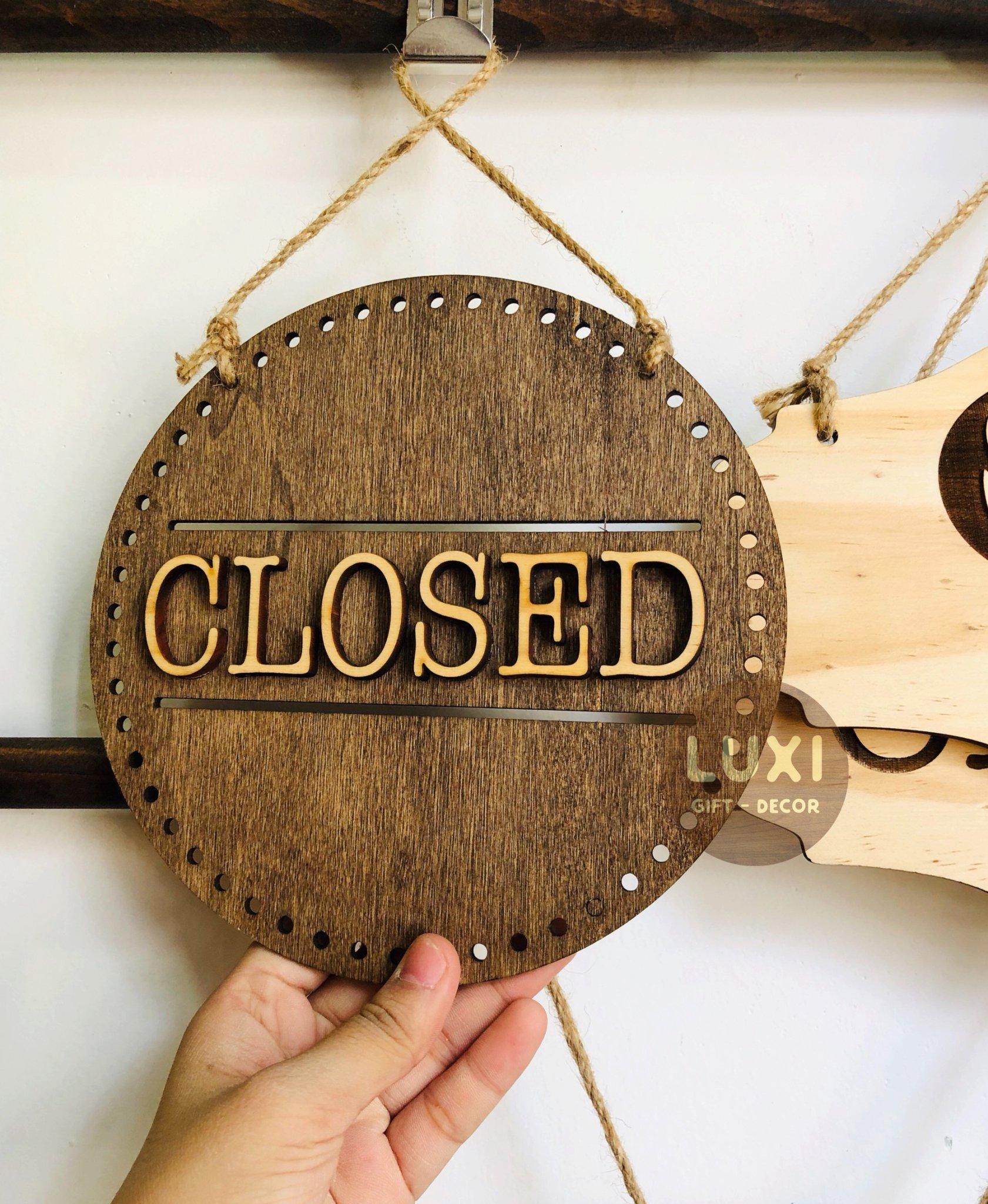 Bảng gỗ treo cửa 2 mặt Open - Close 01 LUXI decor