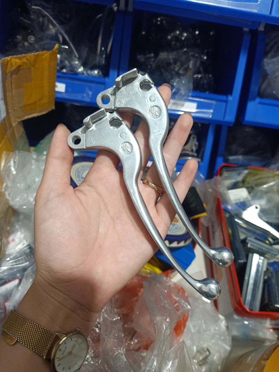 Tay thắng (tay phanh) trái xe máy Attilla