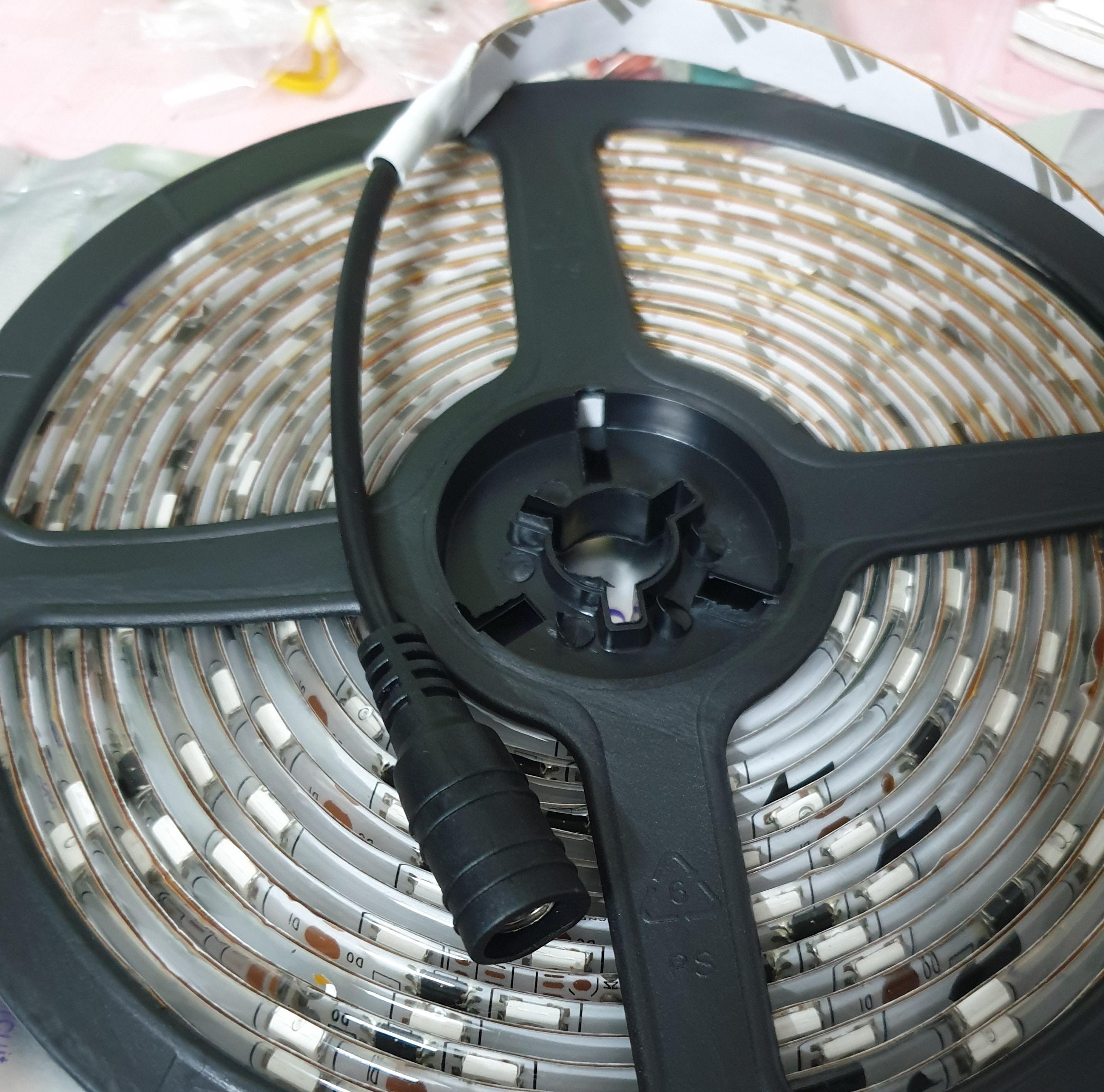 Cuộn led dây 5m CHẠY 7 MÀU (led đuổi) - 12V siêu sáng (hàng mới)