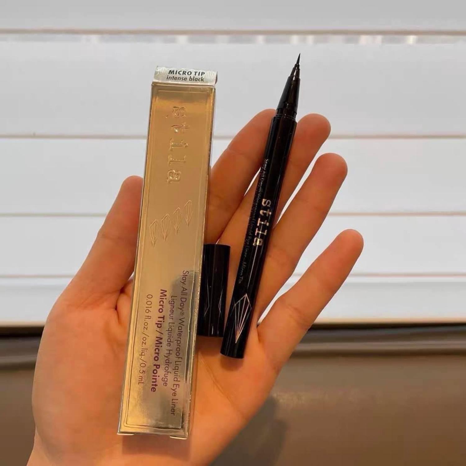 Kẻ mắt Stila Stay All Day Waterproof Liquid Eye Liner