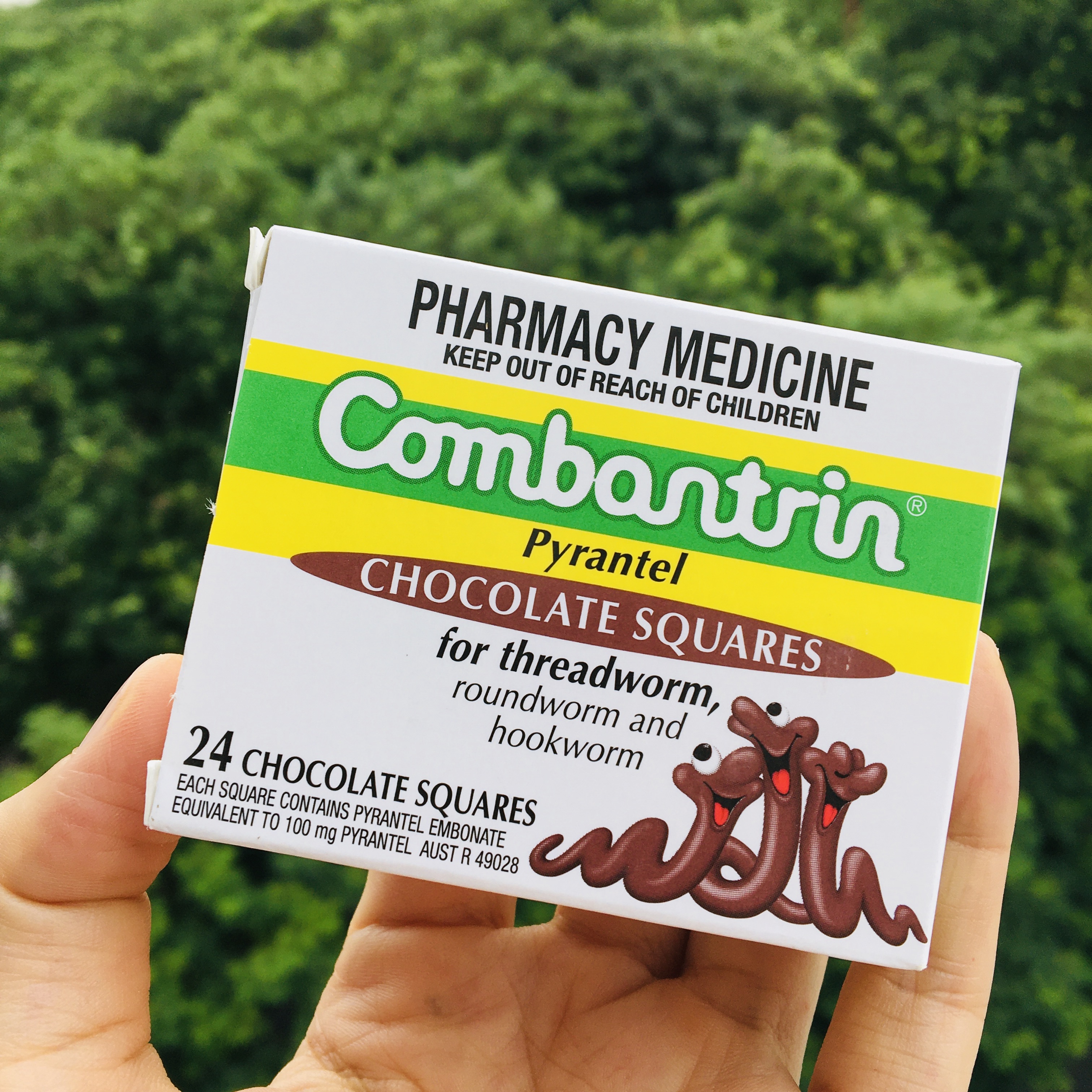 Tẩy giun Combantrin dạng Socola (cho bé trên 1 tuổi). 1 Túi 6 Thanh [Hàng nội địa Úc]