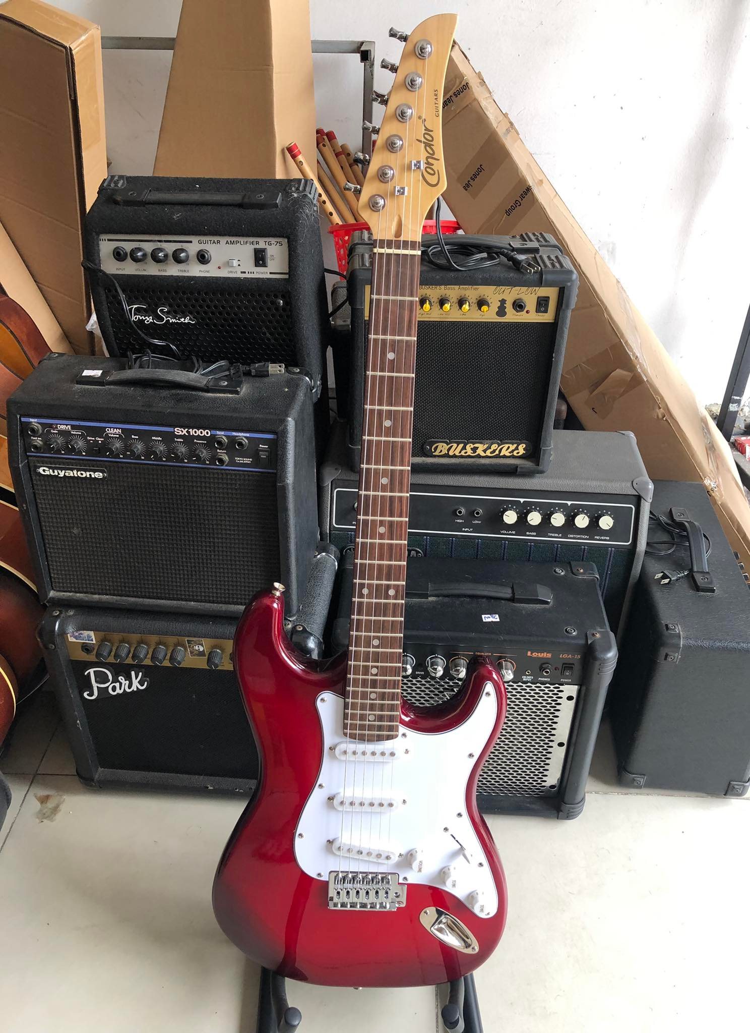 Đàn guitar điện cao cấp có 2 màu