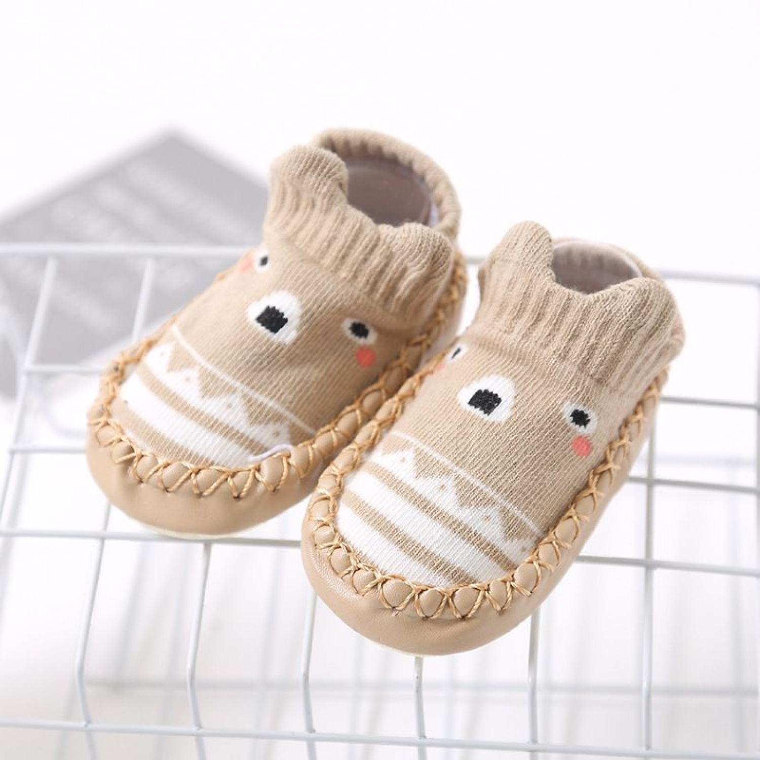 Giày, vớ tập đi đế cao su mềm cho bé