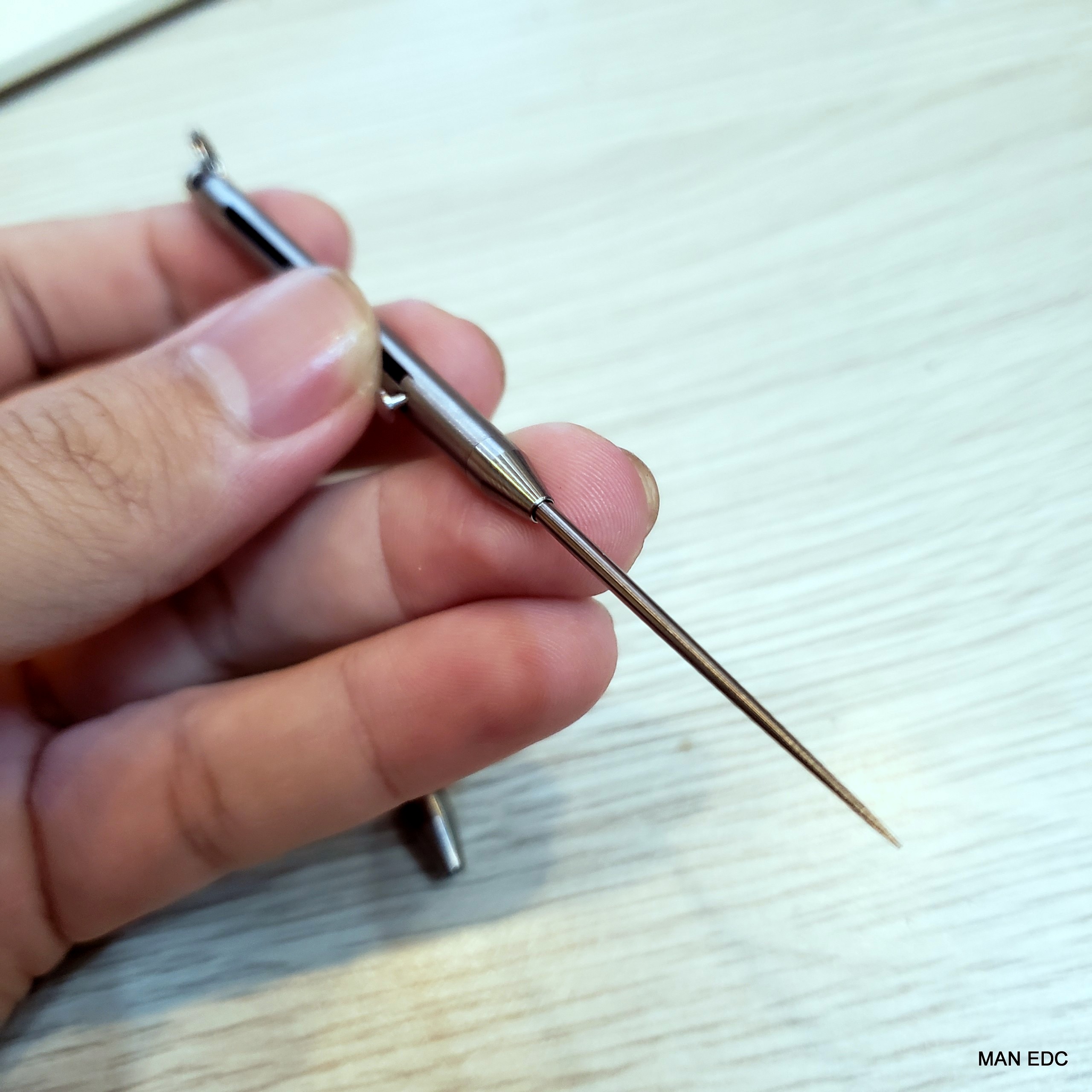 Tăm ống titanium Tacray móc khóa cơ chế bolt