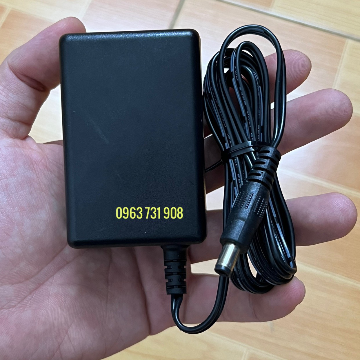 Dây nguồn 12V 2A dùng cho modem wifi Viettel