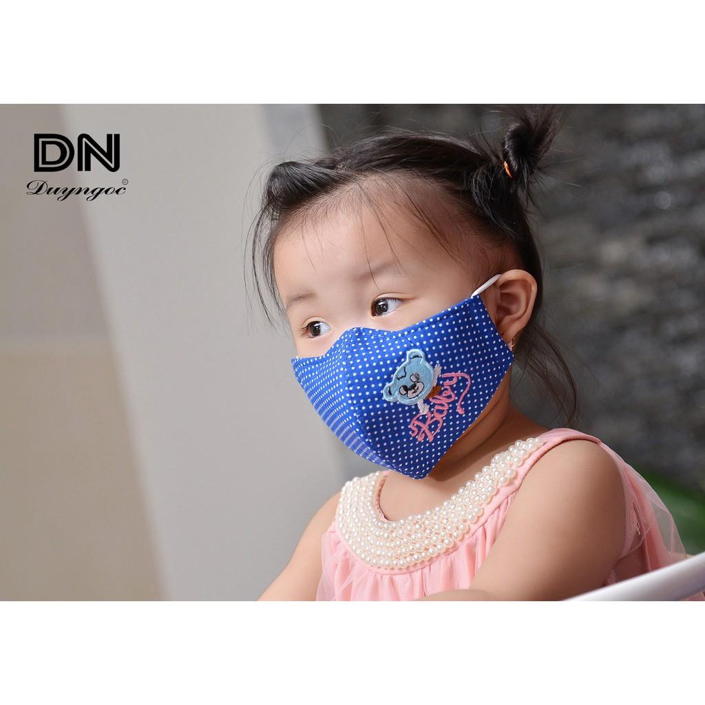 Combo 2 mặt nạ, ktrang vải 4 lớp cao cấp Duy Ngọc bảo vệ bé và người lớn