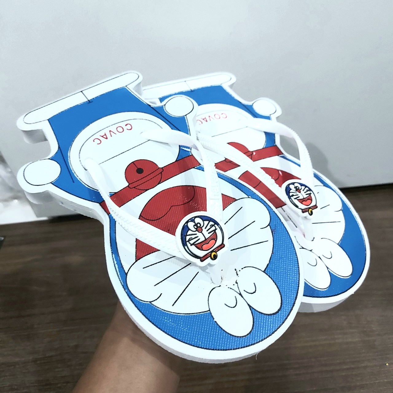 [HCM]DÉP NỮ XỎ NGÓN DOREMON DỄ THƯƠNG