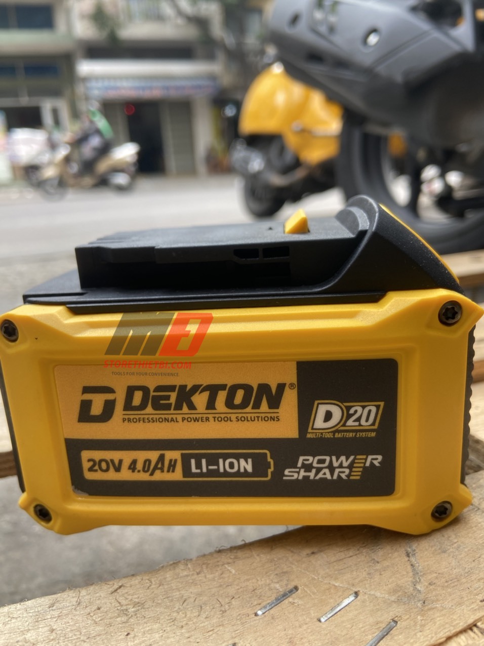 Pin 21V 2AH chân pin Dewalt cho các máy D20 Dekton