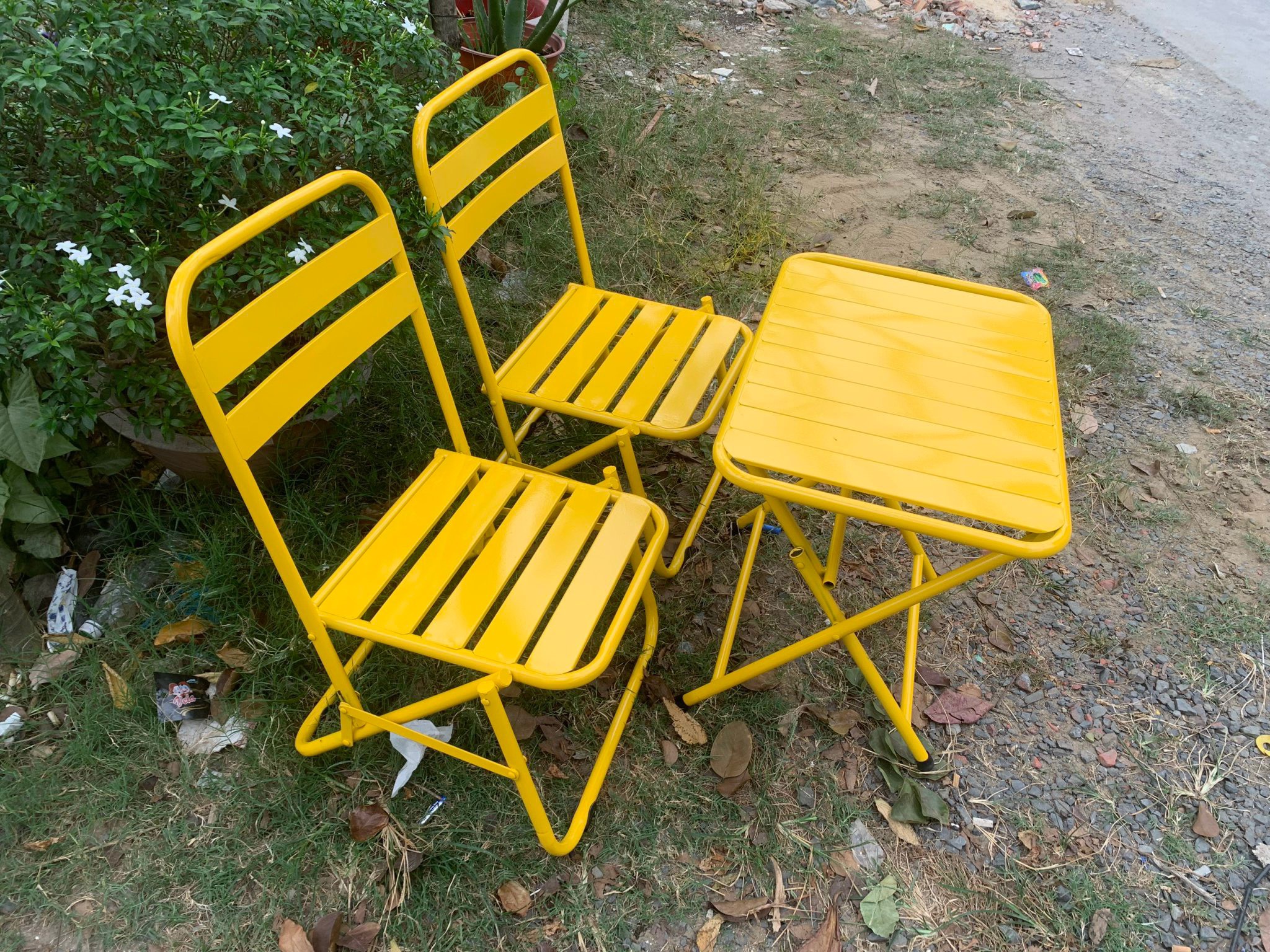 Bàn Xếp Lá Sắt Sơn Tĩnh Điện