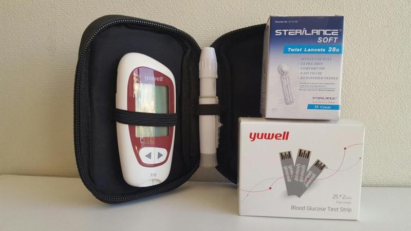 Máy đo đường huyết Yuwell 710 TẶNG 50 kim + 50 que thử nhập khẩu