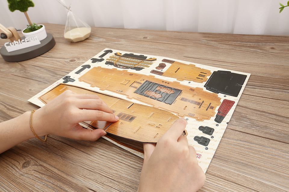Mô hình giấy 3D CubicFun - HMS Victory - T4019h