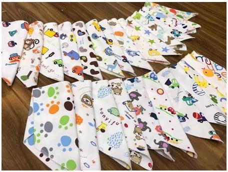 5 yếm cotton quàng cổ cài nút cho bé