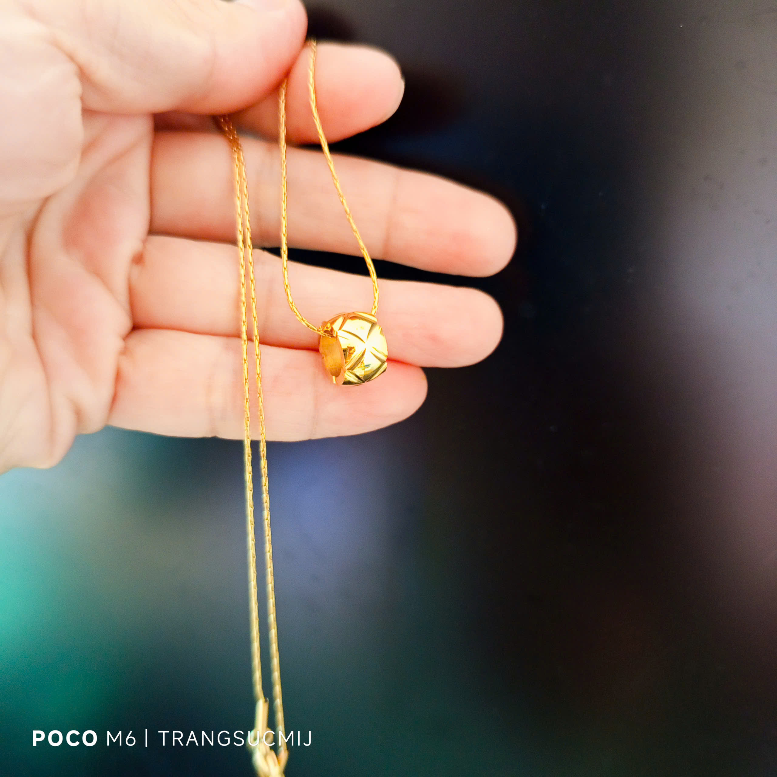 DÂY CHUYỀN TITAN MẠ VÀNG MẶT HOA 4 CÁNH SANG TRỌNG- THANH LỊCH