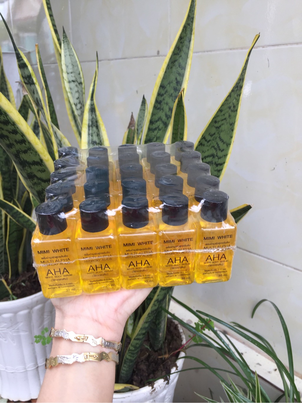 Serum aha kích trắng cho body ( thái lan)