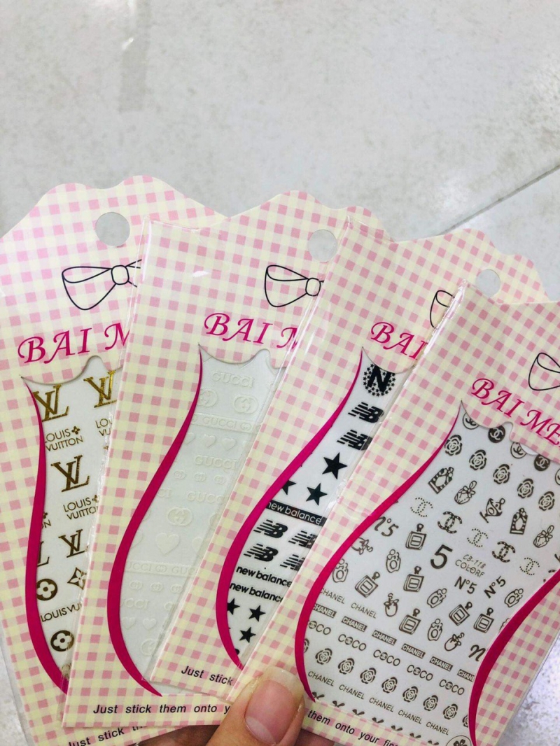 COMBO 2 MIẾNG DECAL DÁN MÓNG THƯƠNG HIỆU ( mẫu ngẫu nhiên ) 0893