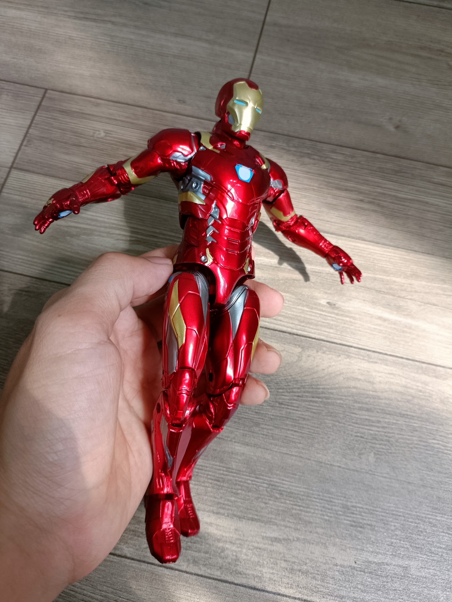 Mô hình người sắt IRON MAN siêu đẹp 18cm