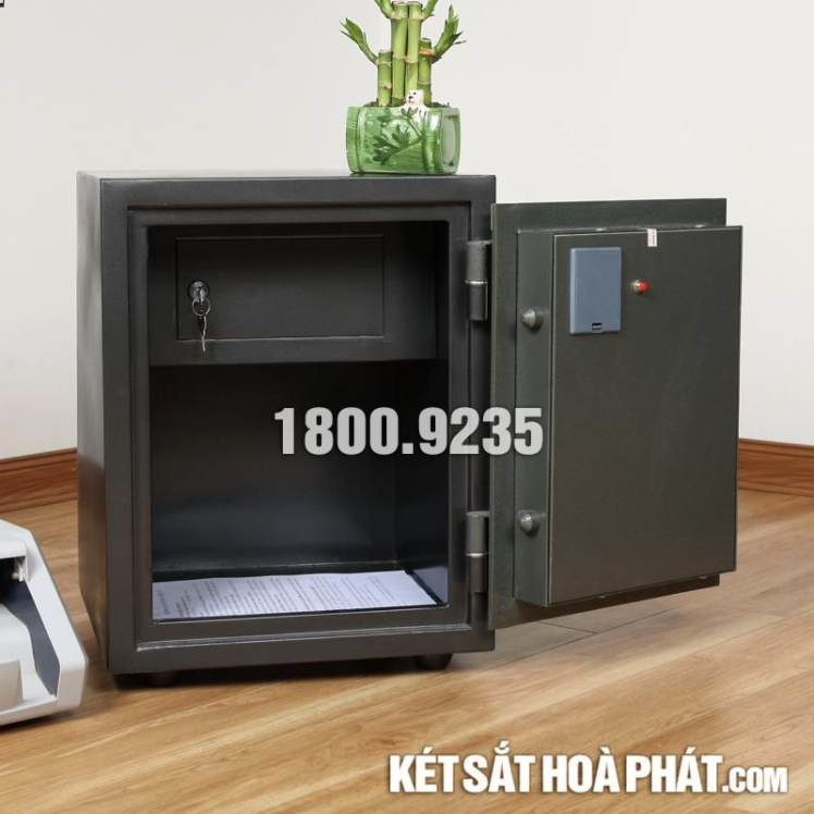 Két sắt điện tử Century CF78