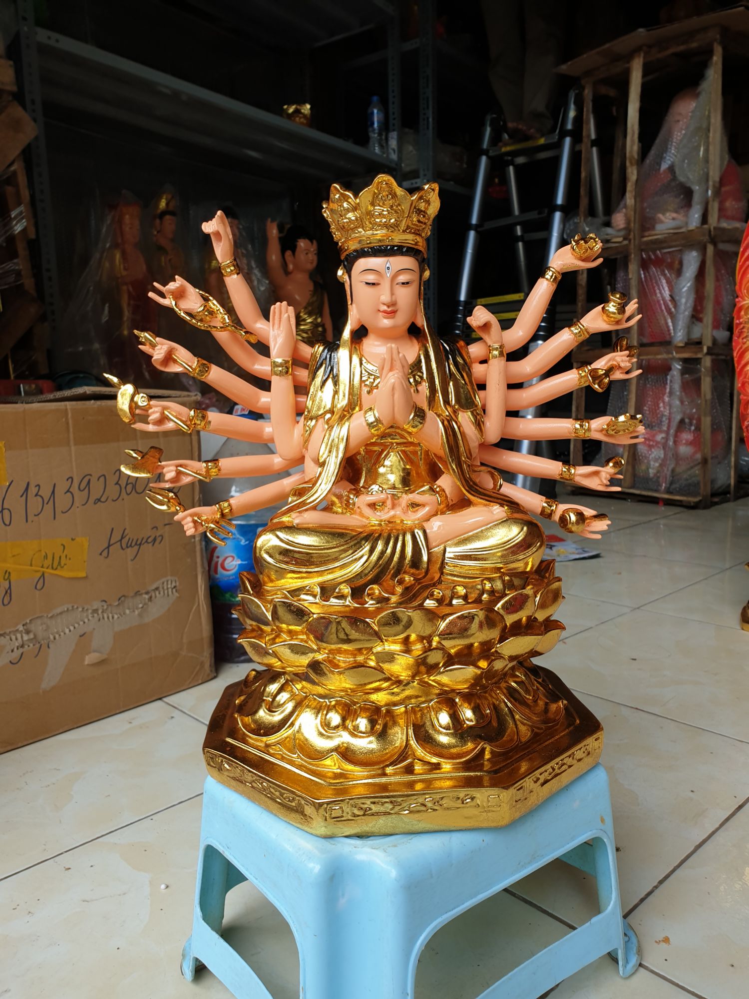 Tượng Phật mẫu Chuẩn Đề 40cm dát vàng