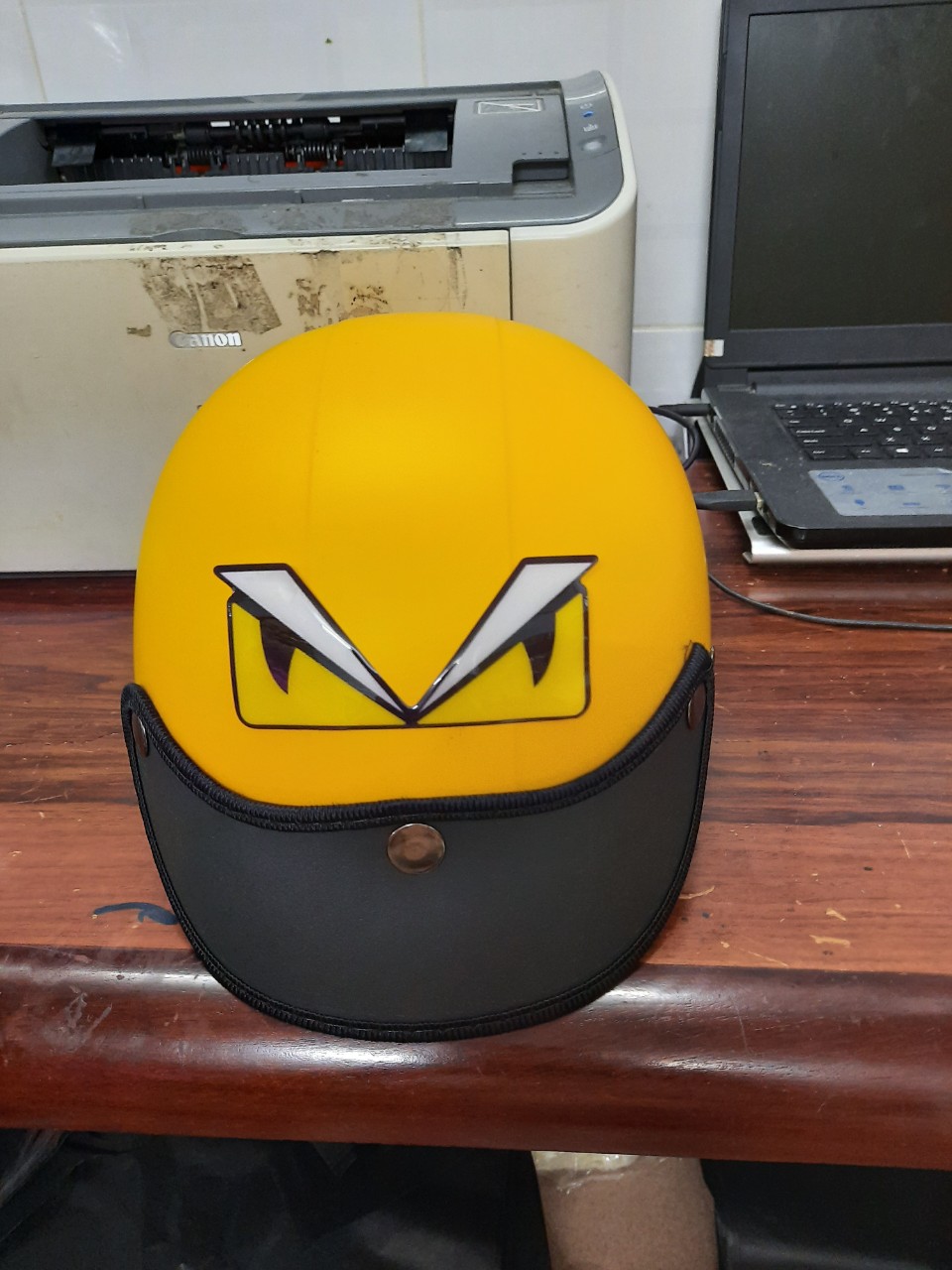 nón bảo hiểm  hình đôi mắt fendi hot trend(nhiều màu lưa chọn khách tự dán theo sở thích),Sản Phẩm Chất Lượng, Gian Hàng Uy Tín, Giá Cả Cực Tốt, Mua Ngay.