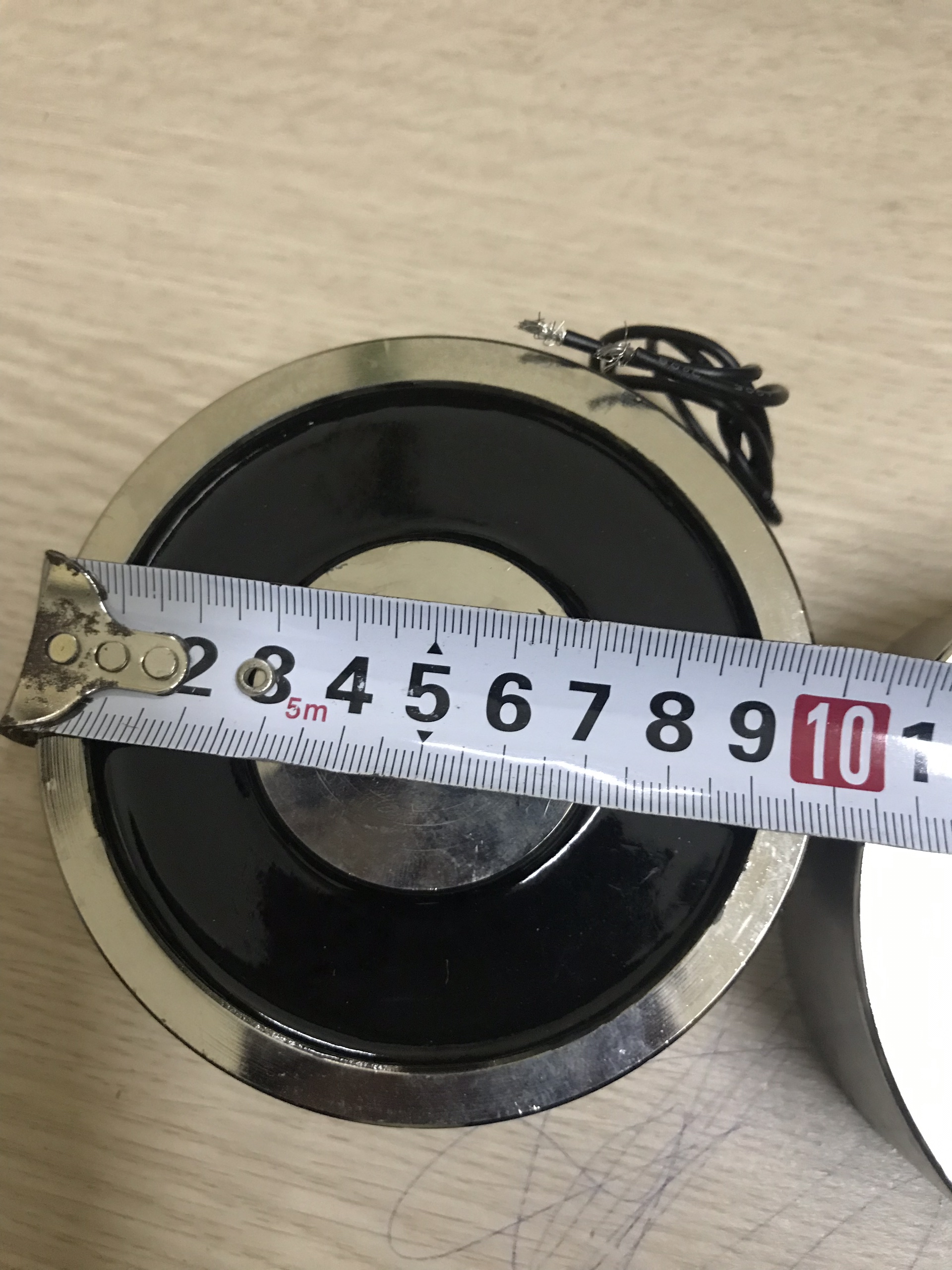 Ls-p100/40 12V , 24V 150kg electric magnet