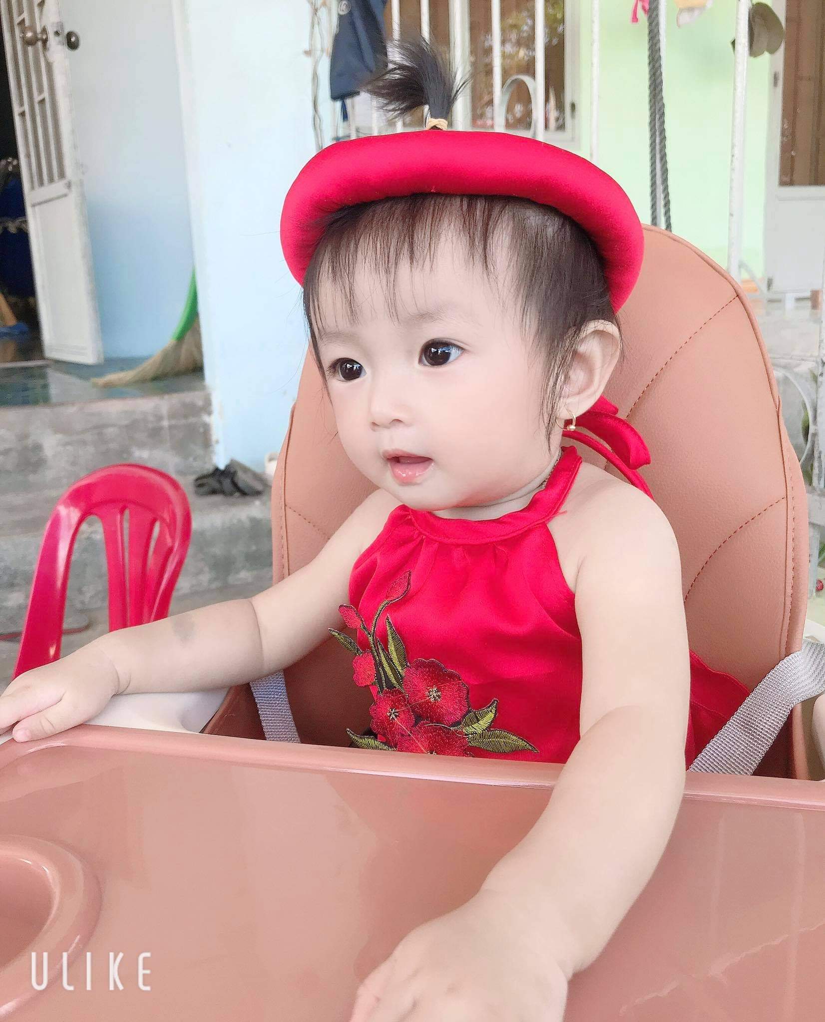 Yếm đào bé gái 3-15kg Lụa Satin mềm kèm mấn