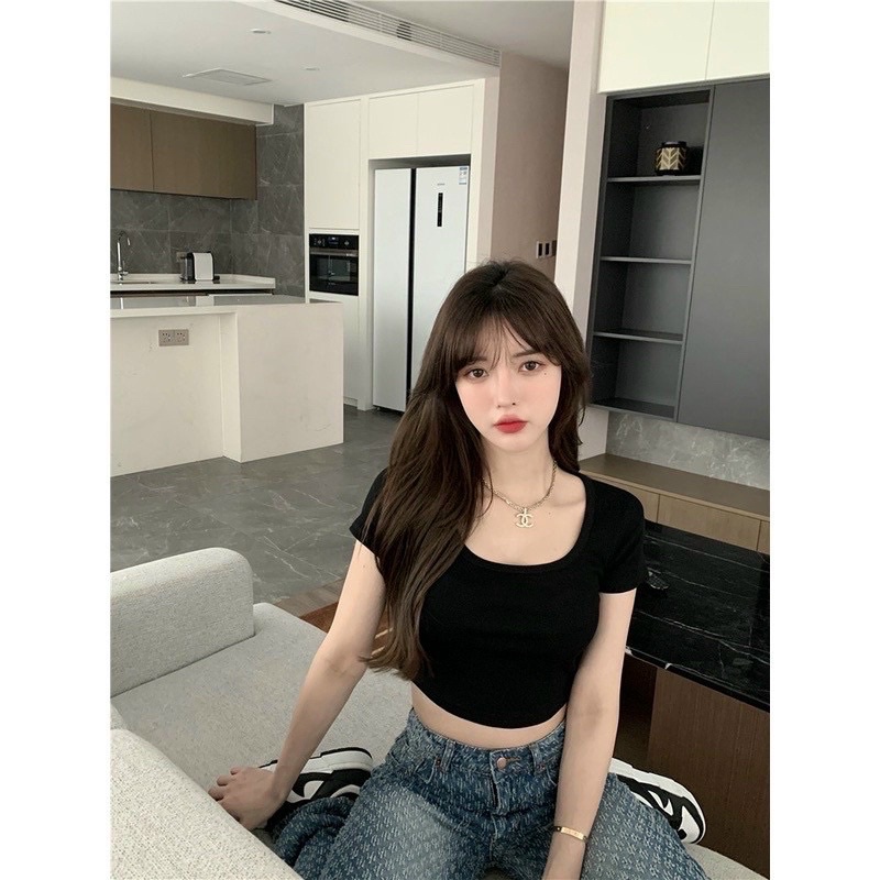 Áo croptop tay ngắn cổ tròn