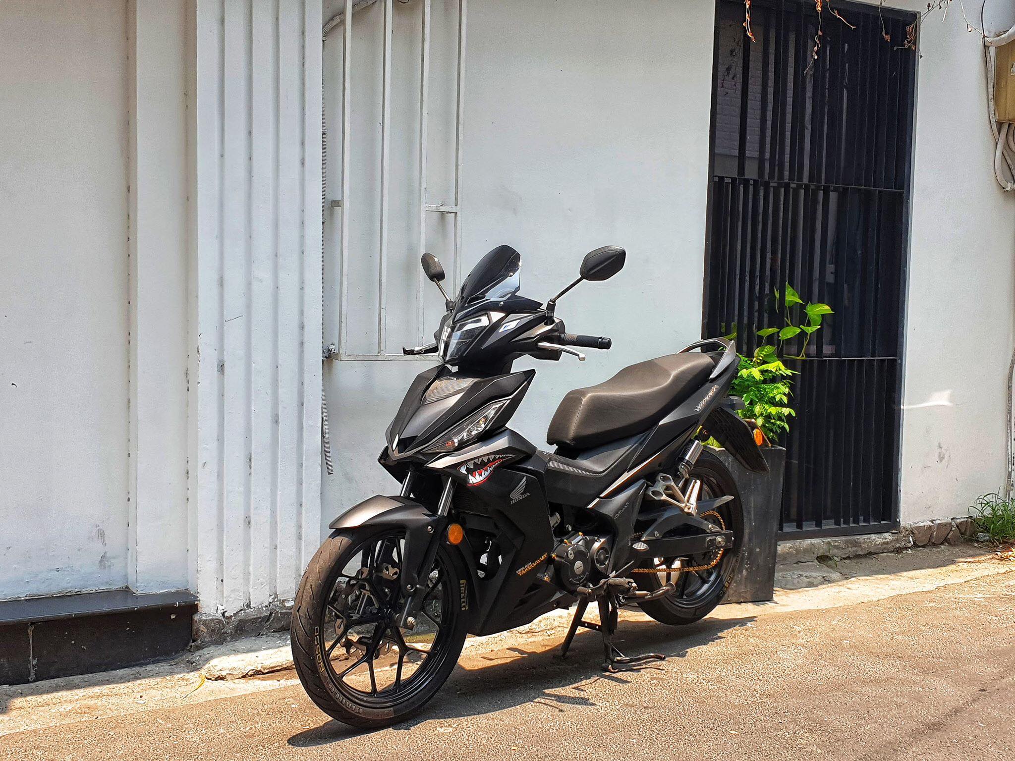 Chắn gió GTR cho Winner