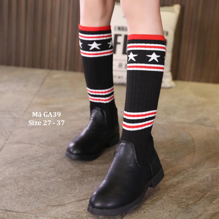Giá bán Boots Da Kết Hợp Tất Len Thời Trang Và Phong Cách GA39