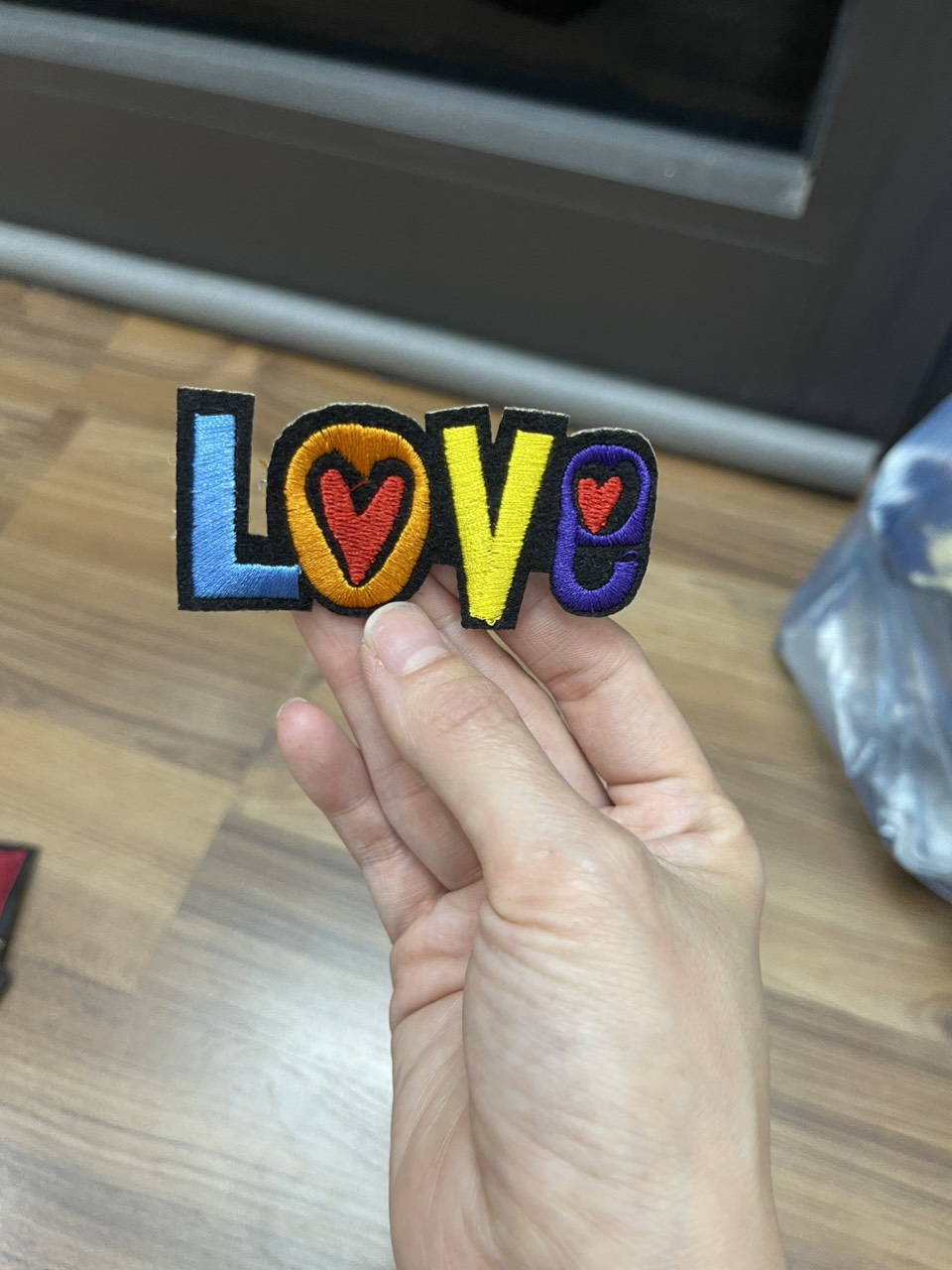 Miếng Sticker Thêu Ủi hình love