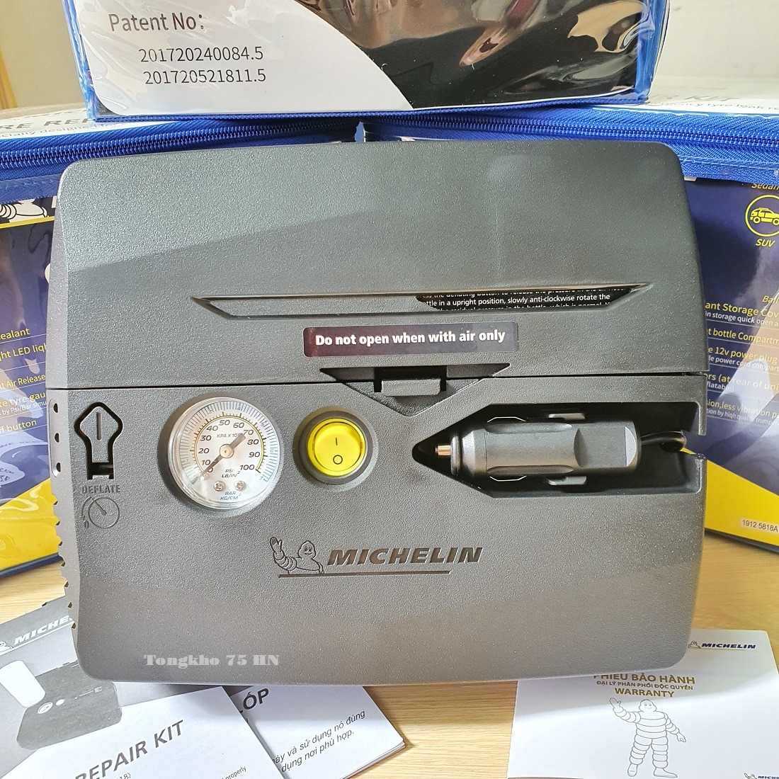 Bơm kèm vá lốp MICHELIN 5818 bảo hành chinh hãng 12 tháng