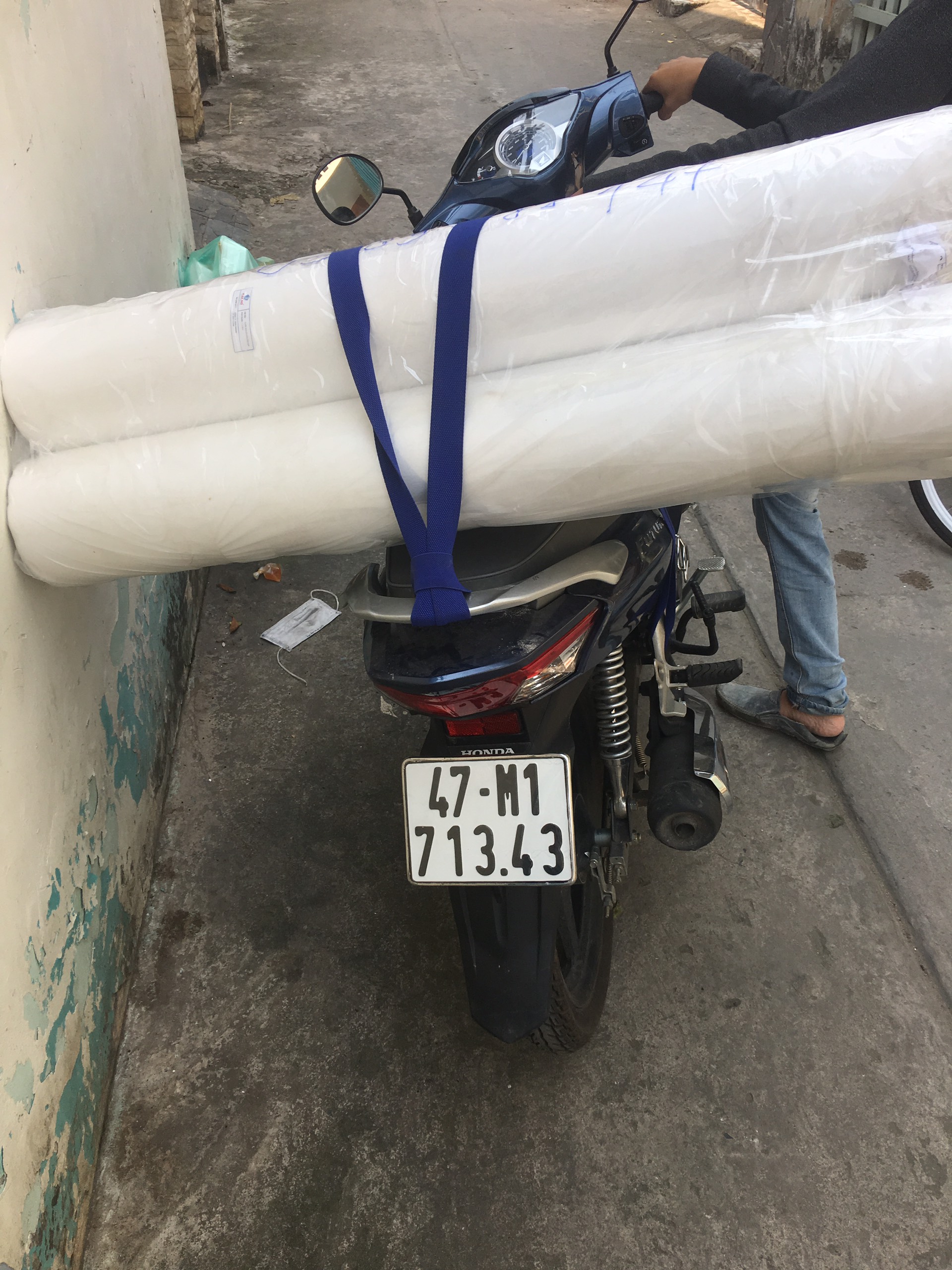 lưới polyester 15cm x50m