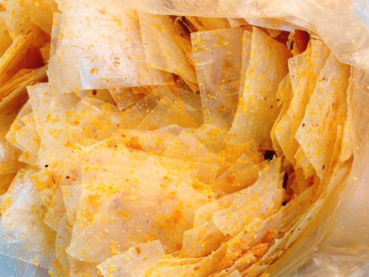 100gr bánh tráng miếng vuông vị tỏi phi