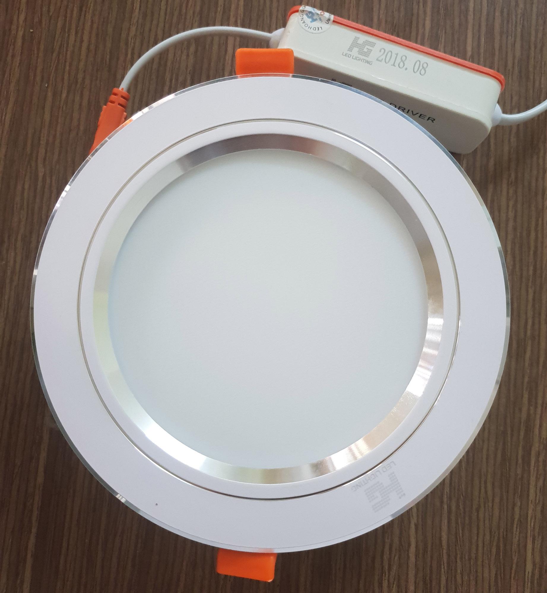 Combo 8 đèn led âm trần 9w viền bạc 3 màu  ánh sắng trắng - vàng nắng - vàng ấm