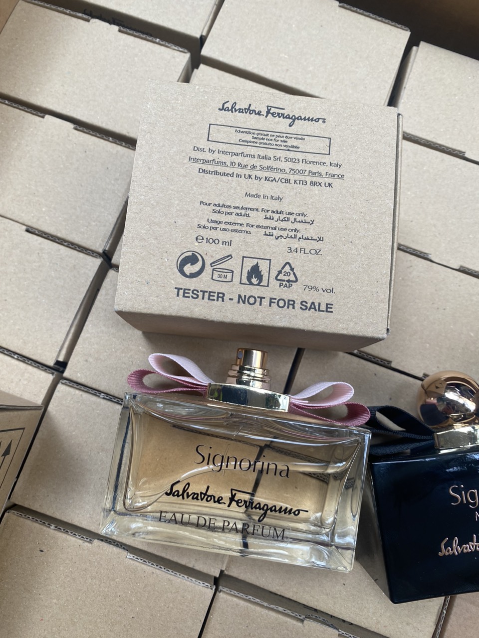 Nước hoa nữ thơm dai Salvatore Ferragamo Signorina EDP 100ml Tester không nắp