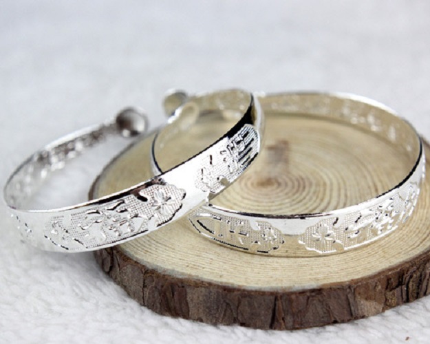 Thanh Lý - Lắc Tay  nữ mạ vàng 18K