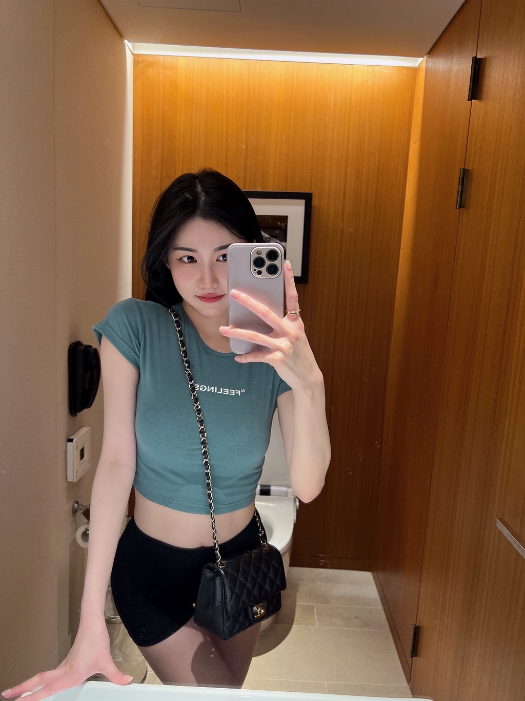 Áo thun croptop Feel body