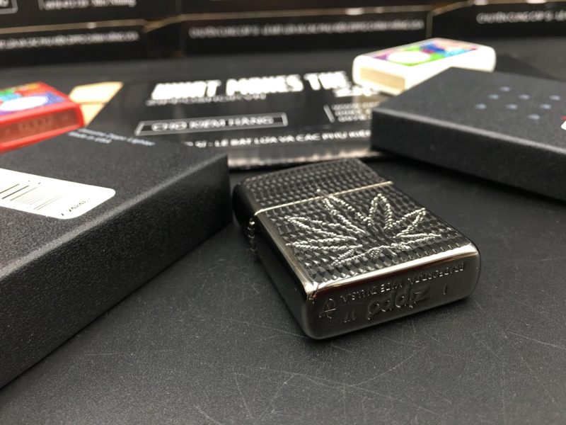 Zippo 29612 - Zippo Armor Engraved Weed Leaf Black Ice