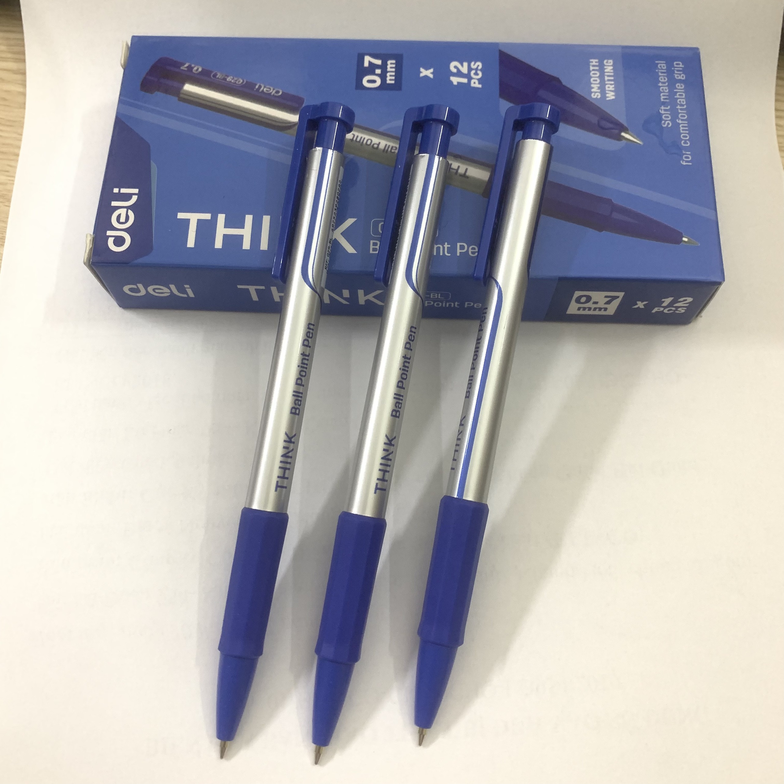 Hộp 12 bút bi deli q29-bl nét 0.7mm